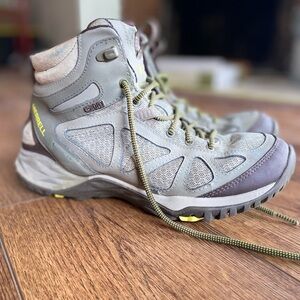 Merrell Women's Gray/Green Hiking Boots